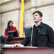 Profesor de estudios sociales en temas relacionados con la comprensión y la contribución a las sociedades de todo el mundo